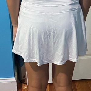 XS White skort in great condition.
